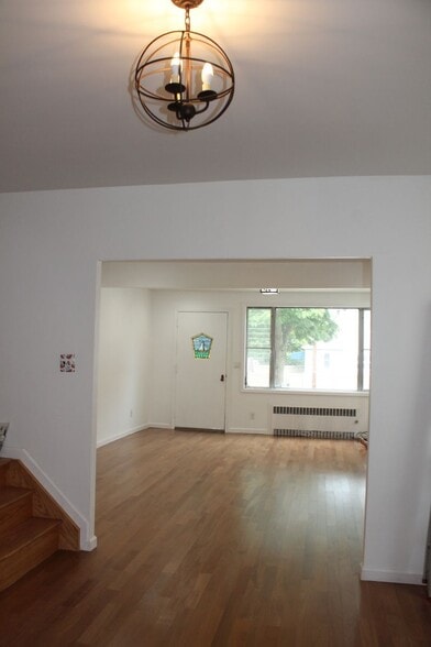 Building Photo - 6954 Loubet St