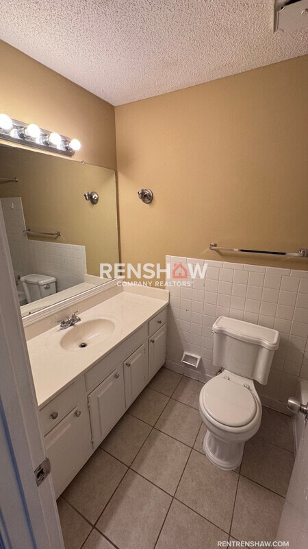 Building Photo - 3363 Coachouse Cove