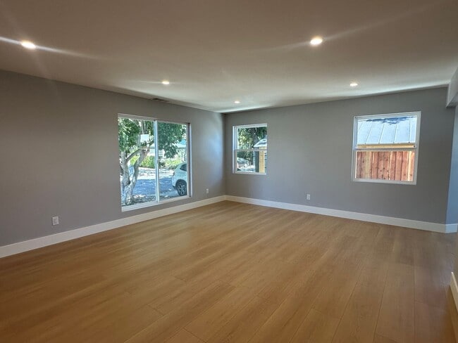 Building Photo - Beautiful, Brand New Sunnyvale Home -Walk ...