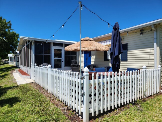 Building Photo - 7717 White Egret Ln