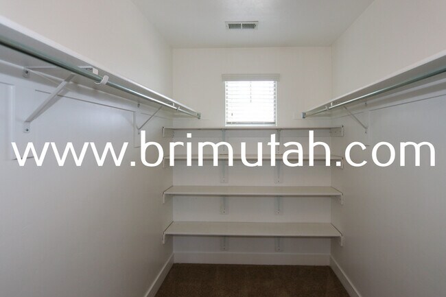 Building Photo - 14547 S Edgemere Dr