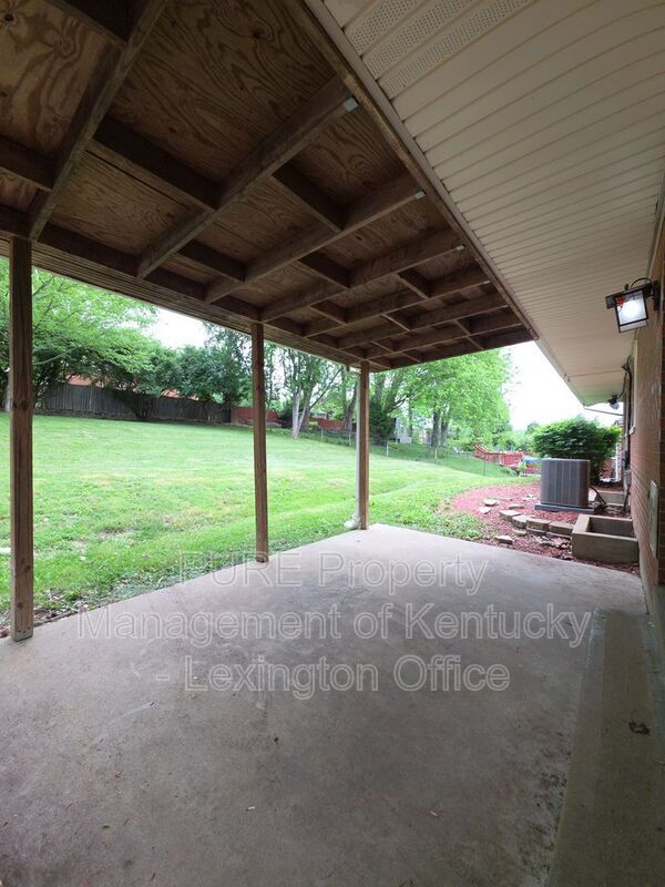 Building Photo - 1123 Gainesway Dr