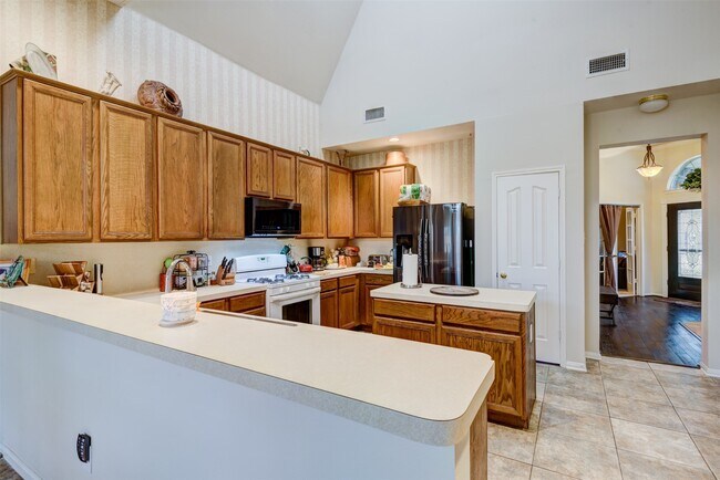 Building Photo - 9022 Westwillow Dr