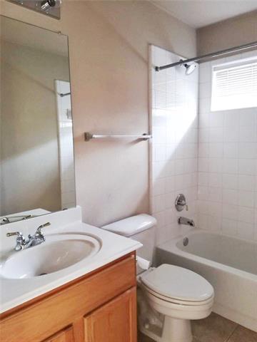 Building Photo - 1724 River Oaks Dr