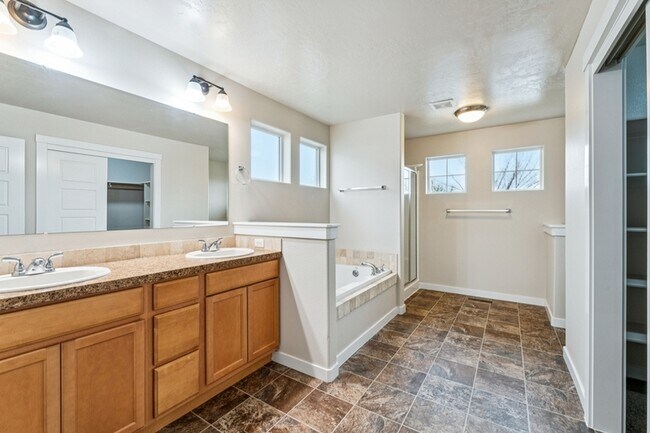 Building Photo - 2914 W Sunny Cove St