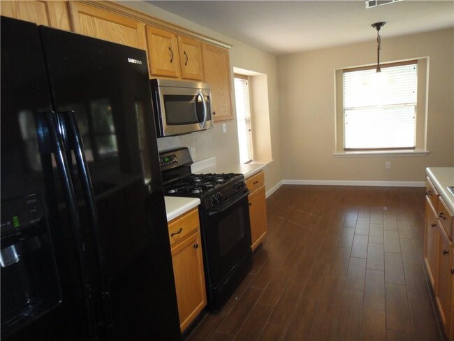 Building Photo - 809 Chiselpoint Cove