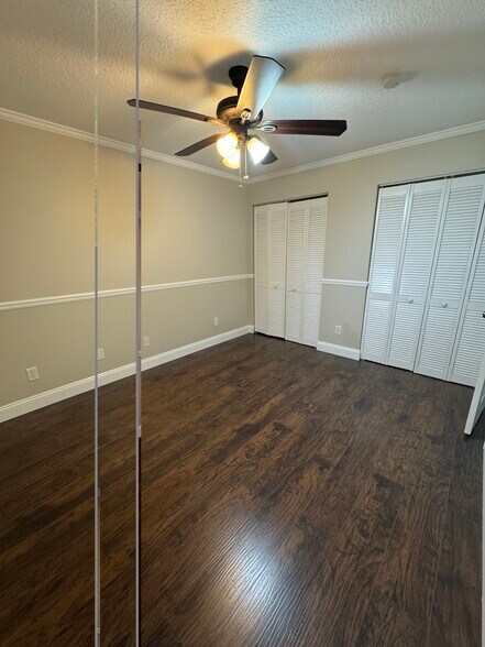 Building Photo - 12836 Woodmill Dr