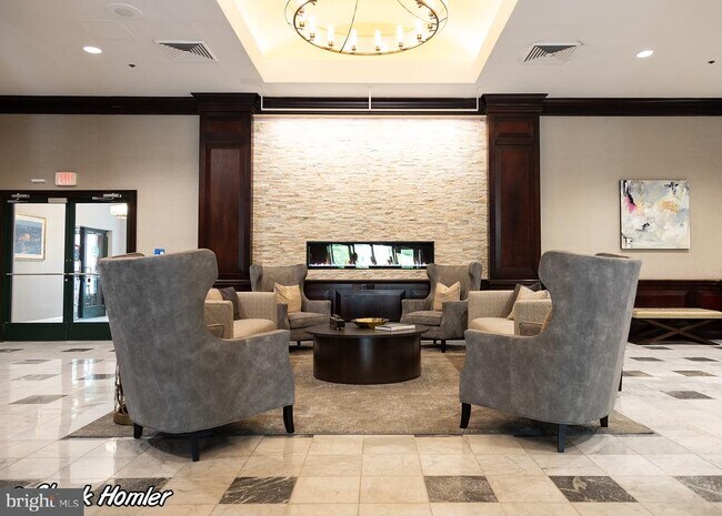 Building Photo - 2001 Hamilton St