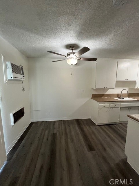 Building Photo - 685 E Vista Chino