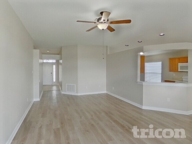 Building Photo - 945 Ridge Haven Dr