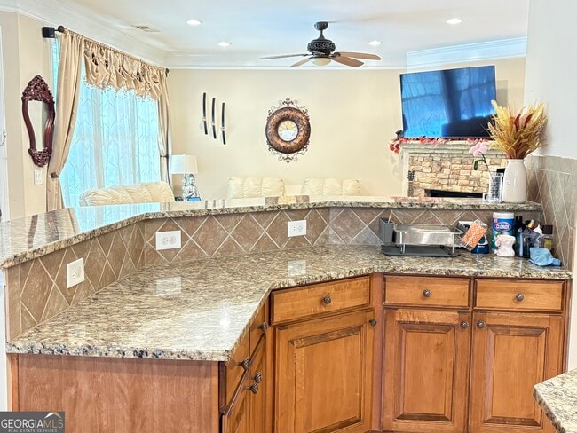 Building Photo - 5510 Ivy Nole