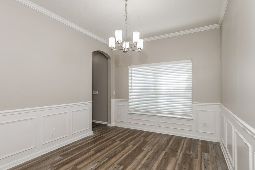 Building Photo - 276 Porta Rosa Circle