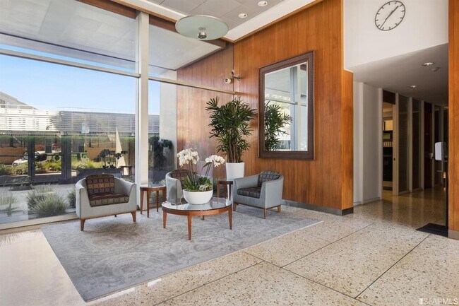 Building Photo - 1050 North Point St