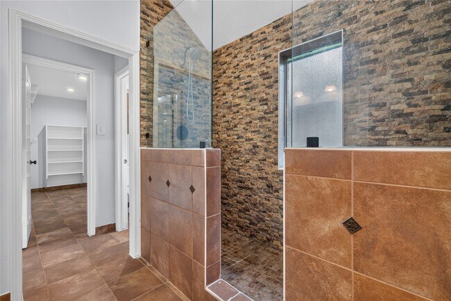 Building Photo - 7206 Glen Rosa Dr