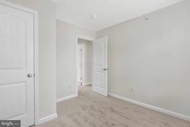 Building Photo - 240 Beechwood Wy
