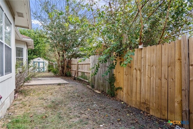 Building Photo - 204 Mallard Cove