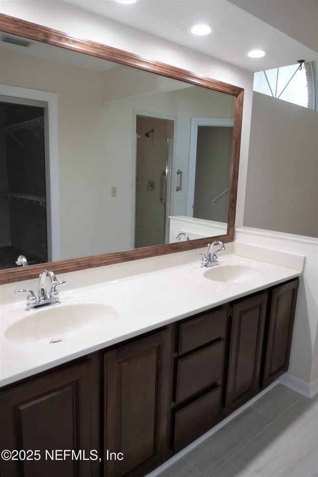 Building Photo - 10996 Raley Creek Dr S
