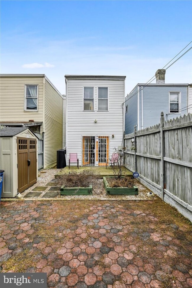 Building Photo - 1405 Montello Ave NE