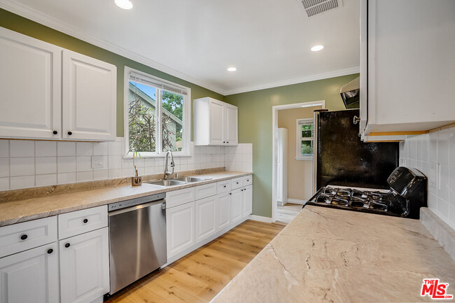 Building Photo - 5450 Bevis Ave