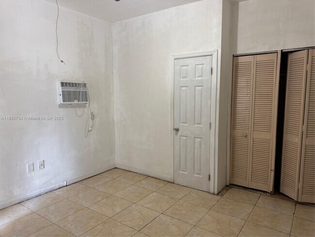 Building Photo - 401 NE 174th St