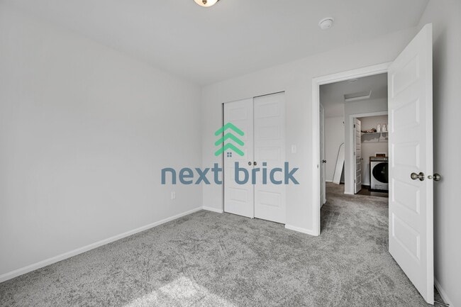 Building Photo - 909 Wyndham Pl