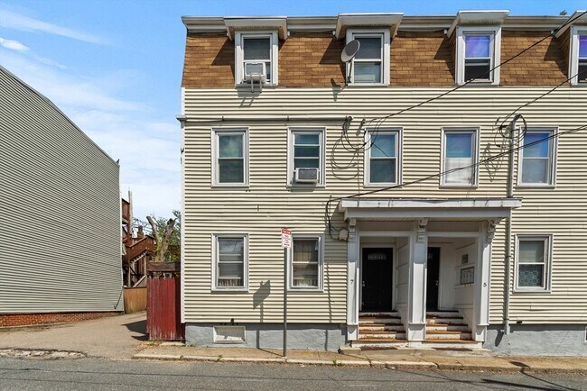 Building Photo - 7 Burrill Pl