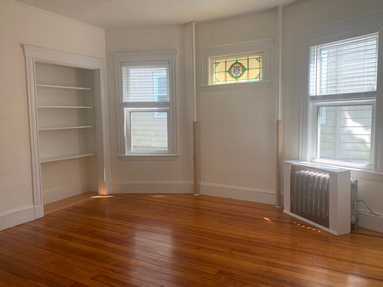 Building Photo - 52 Percival St