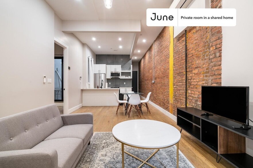 Building Photo - Room in Shared 6 bed/6.5 bath home