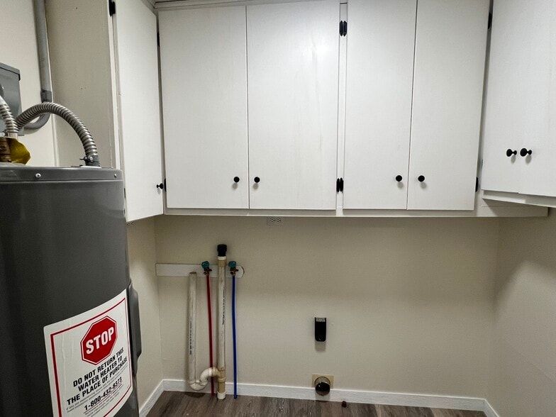 Building Photo - 929 E Sullenberger Ave