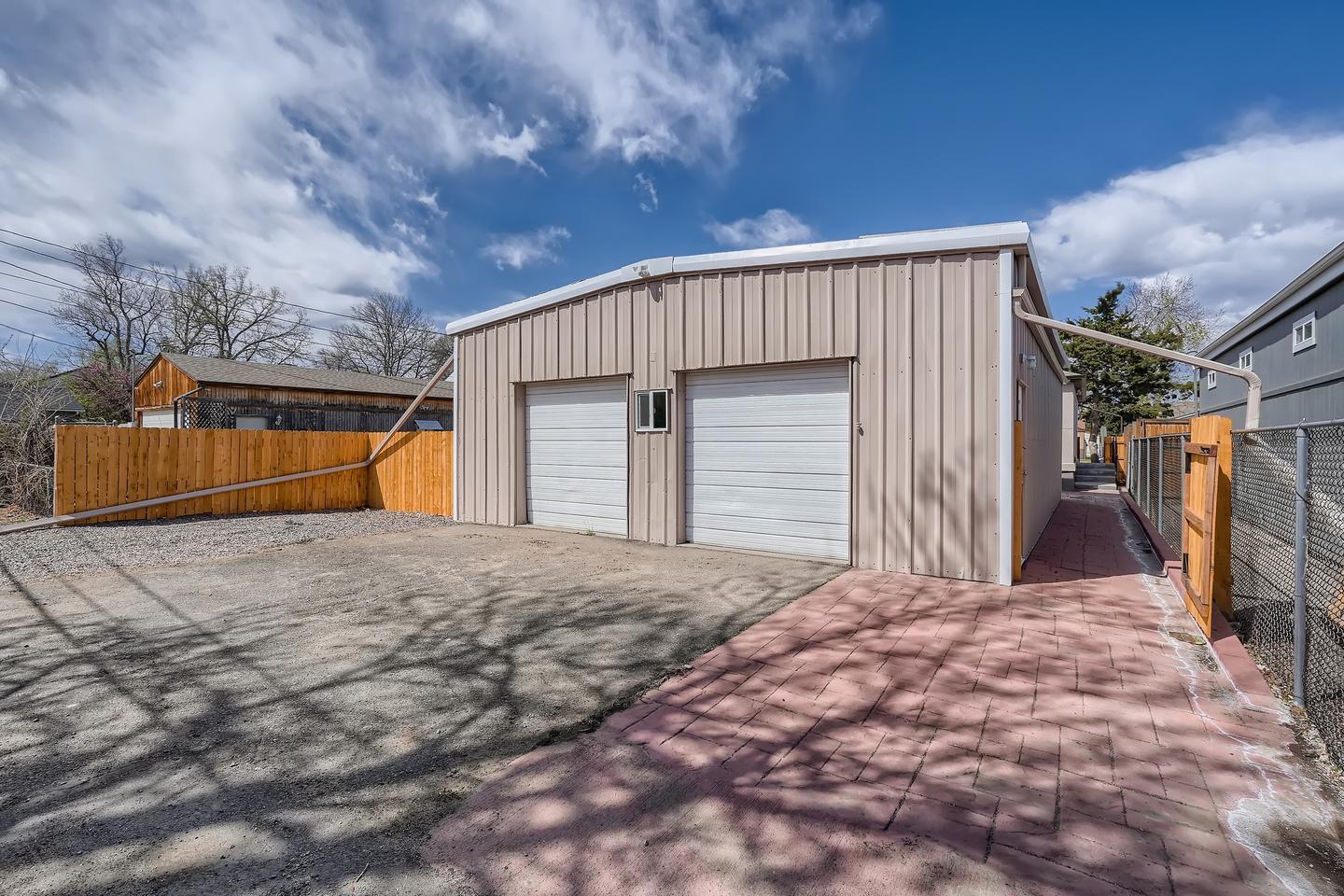 Building Photo - Striking Columbia Heights home near Berkeley Lake Park