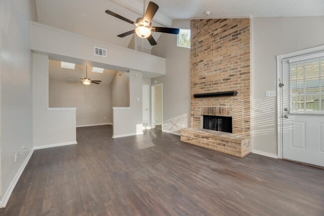 Building Photo - 620 Via Miramonte
