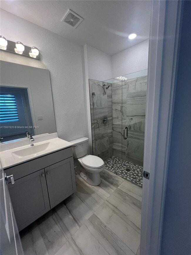 Building Photo - 141 SW 171st Ave
