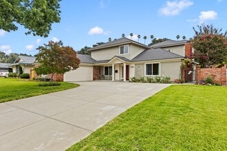 Building Photo - 1096 Canyon View Dr