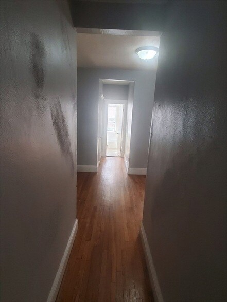 Building Photo - 76 Walnut Park