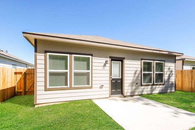 Building Photo - 17014 Pandora Wy