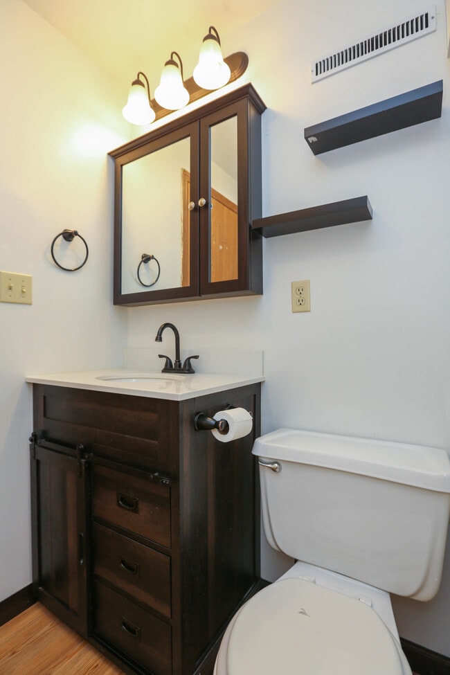Building Photo - 311 Foxfire Dr