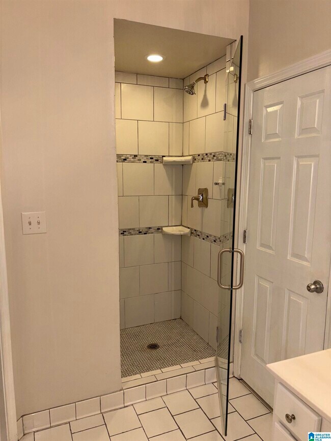 Building Photo - 805 Narrows Point Dr