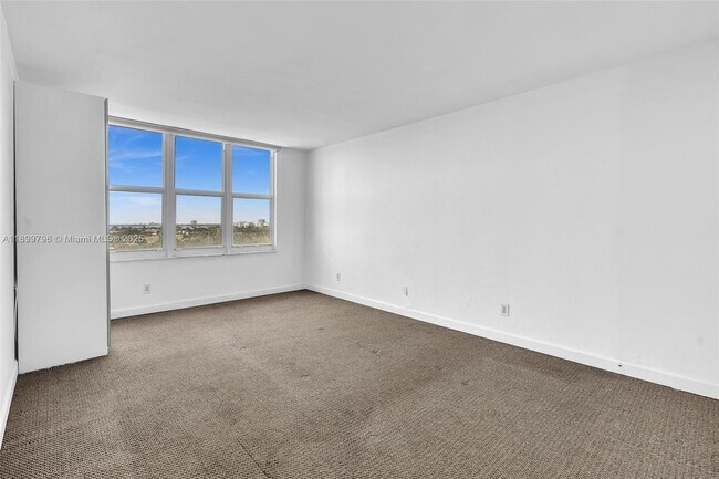 Building Photo - 5600 Collins Ave