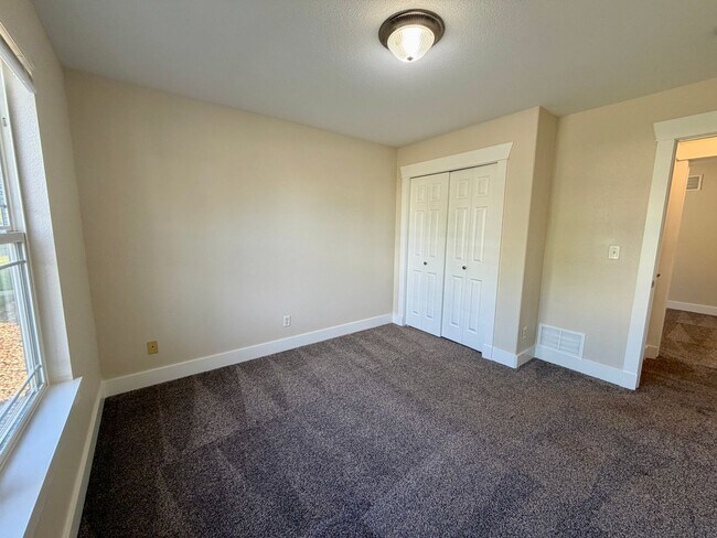 Building Photo - 4334 Pennyroyal Ln