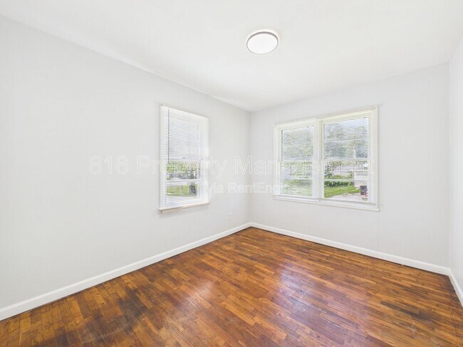 Building Photo - 10323 East 20th St S