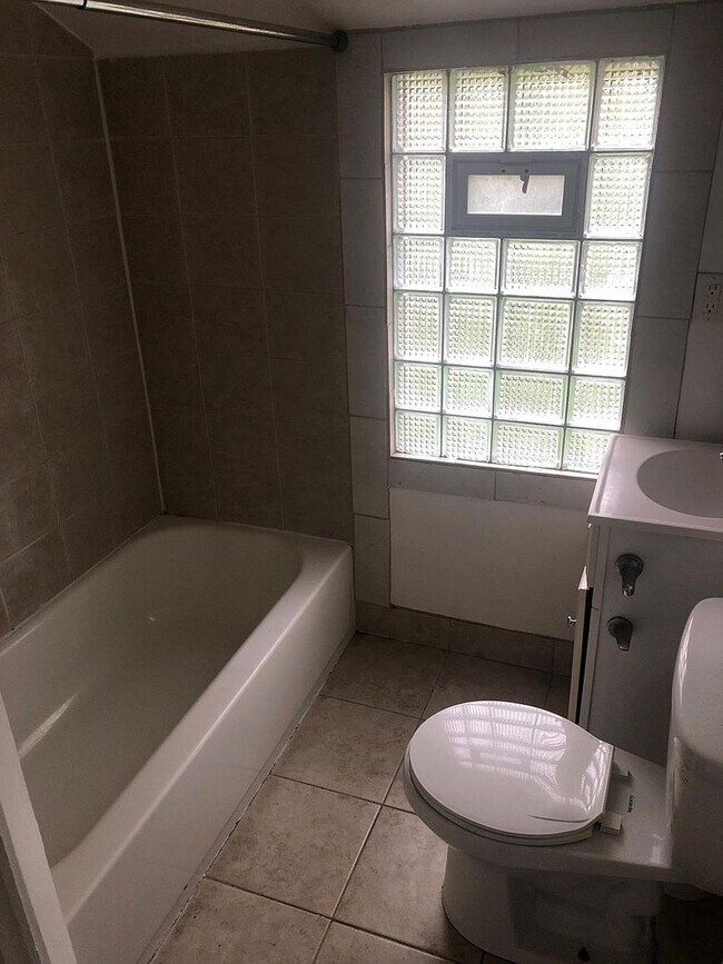 Building Photo - 4228-4230 N 39th St