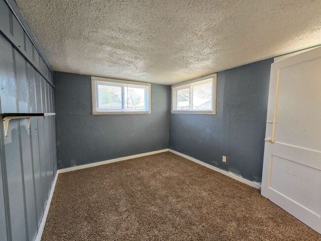 Building Photo - 3 Bed home in Shawnee!