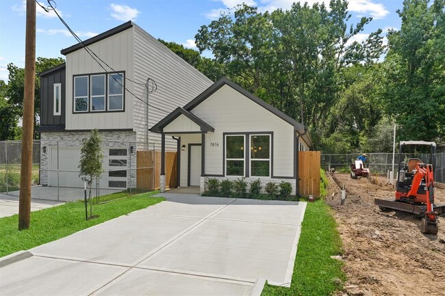 Primary Photo - 7816 Beckley St
