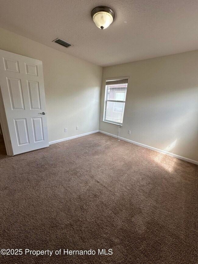 Building Photo - 14227 Wake Robin Dr