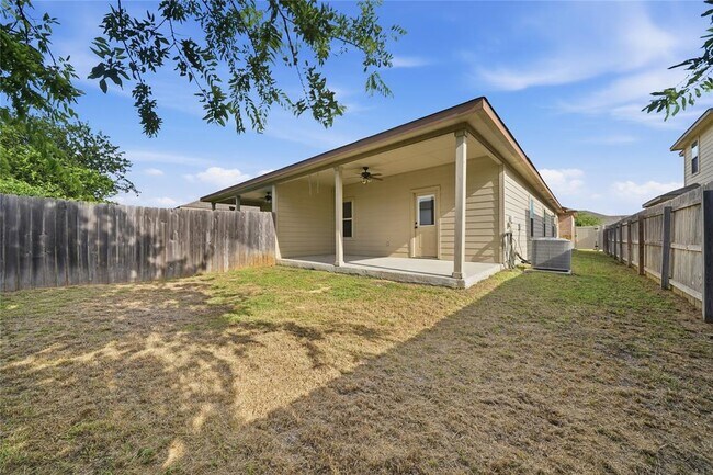 Building Photo - 533 Jack Rabbit Ln