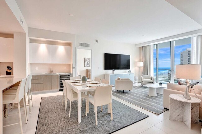 Building Photo - 3100 N Ocean Dr