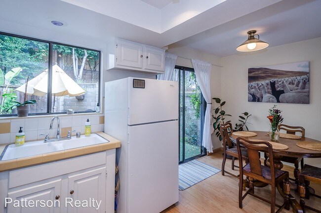 Building Photo - 2 br, 1 bath  - 750 Chorro #15