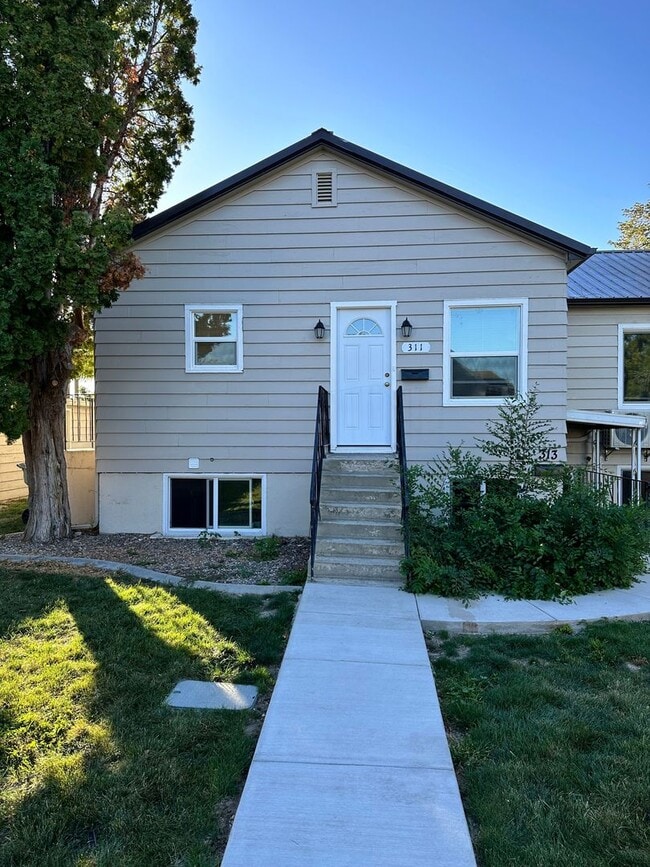 Building Photo - Rent with confidence! Across the street from College of Idaho!