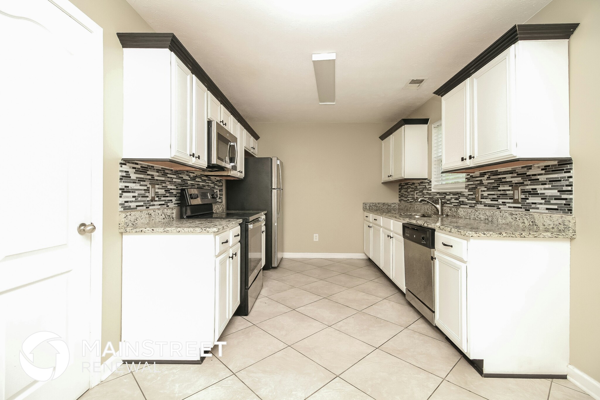 Building Photo - 143 Lyndhurst Dr