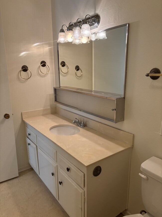 Building Photo - 2280 Via Mariposa W